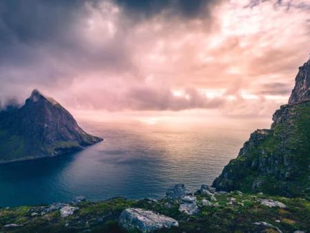 Про компанію